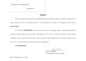 Documento legal en inglés titulado Order, con el nombre de Argentine Republic y la firma de la jueza estadounidense Jia M. Cobb