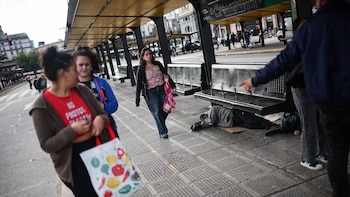 La mayoría de las personas en el AMBA percibe un mayor desgaste anímico por la situación económica, según la UBA