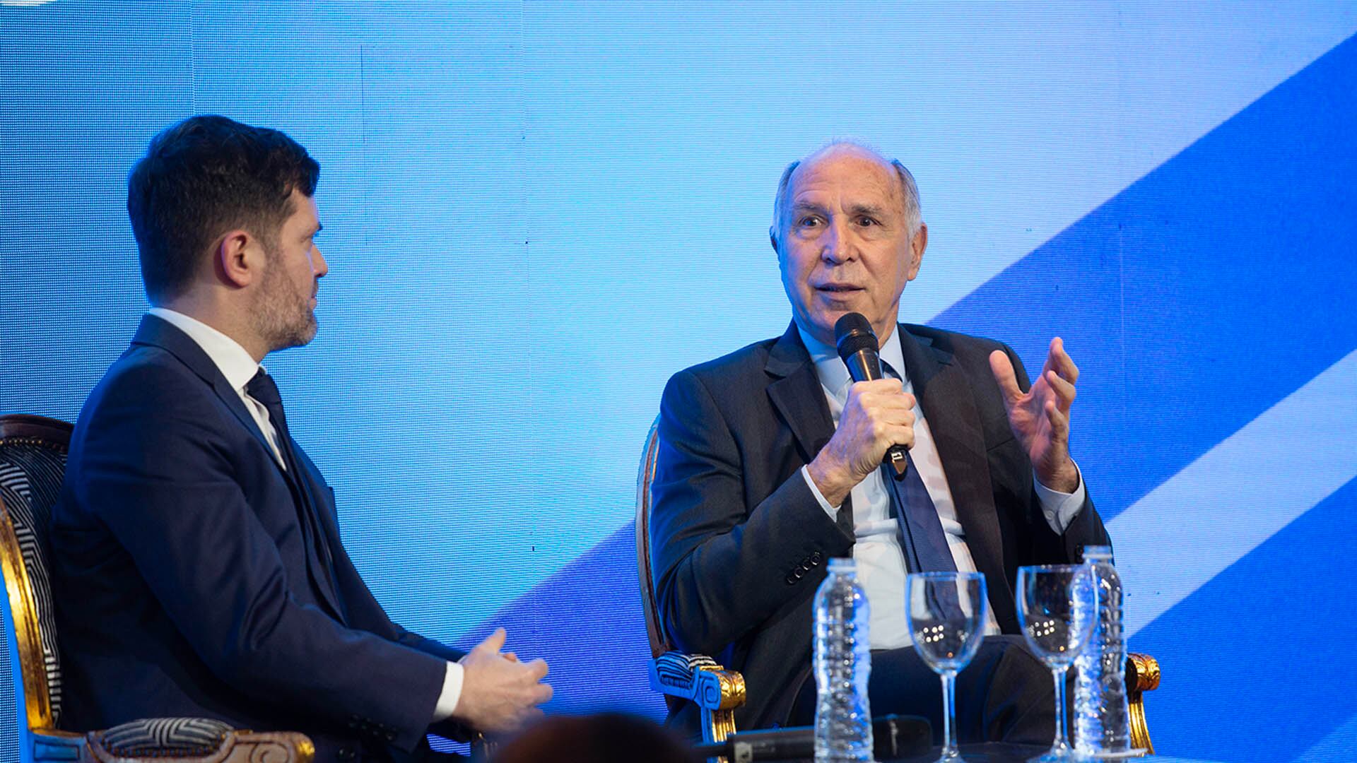 El panel en el que participó Ricardo Lorenzetti fue moderado por el periodista Ignacio Ortelli