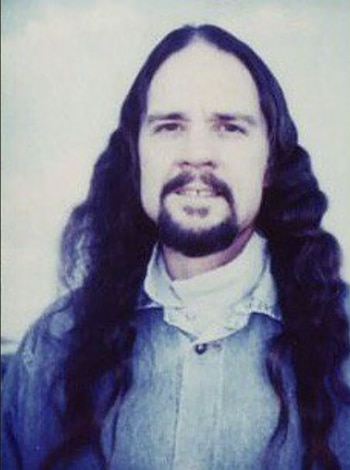 Fue diagnosticado con esquizofrenia paranoide,