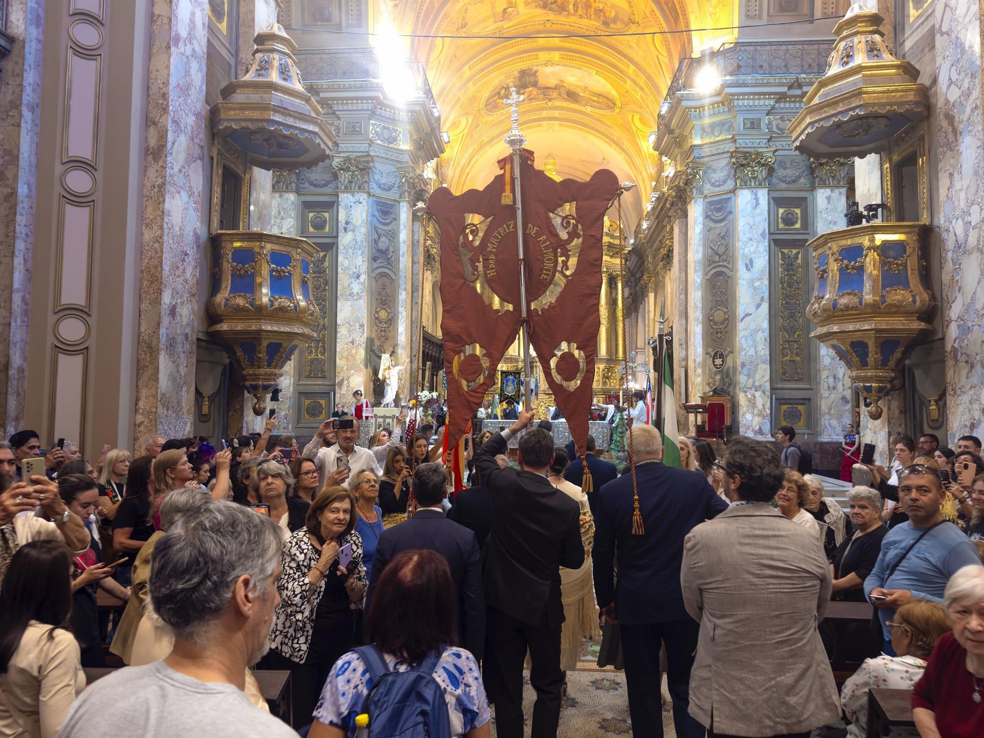 Una misa pontifical rociera en Buenos Aires (Argentina) cierra el I Encuentro Continental del Rocío en América