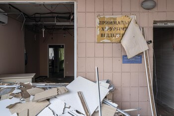 Cristales rotos y gotas de