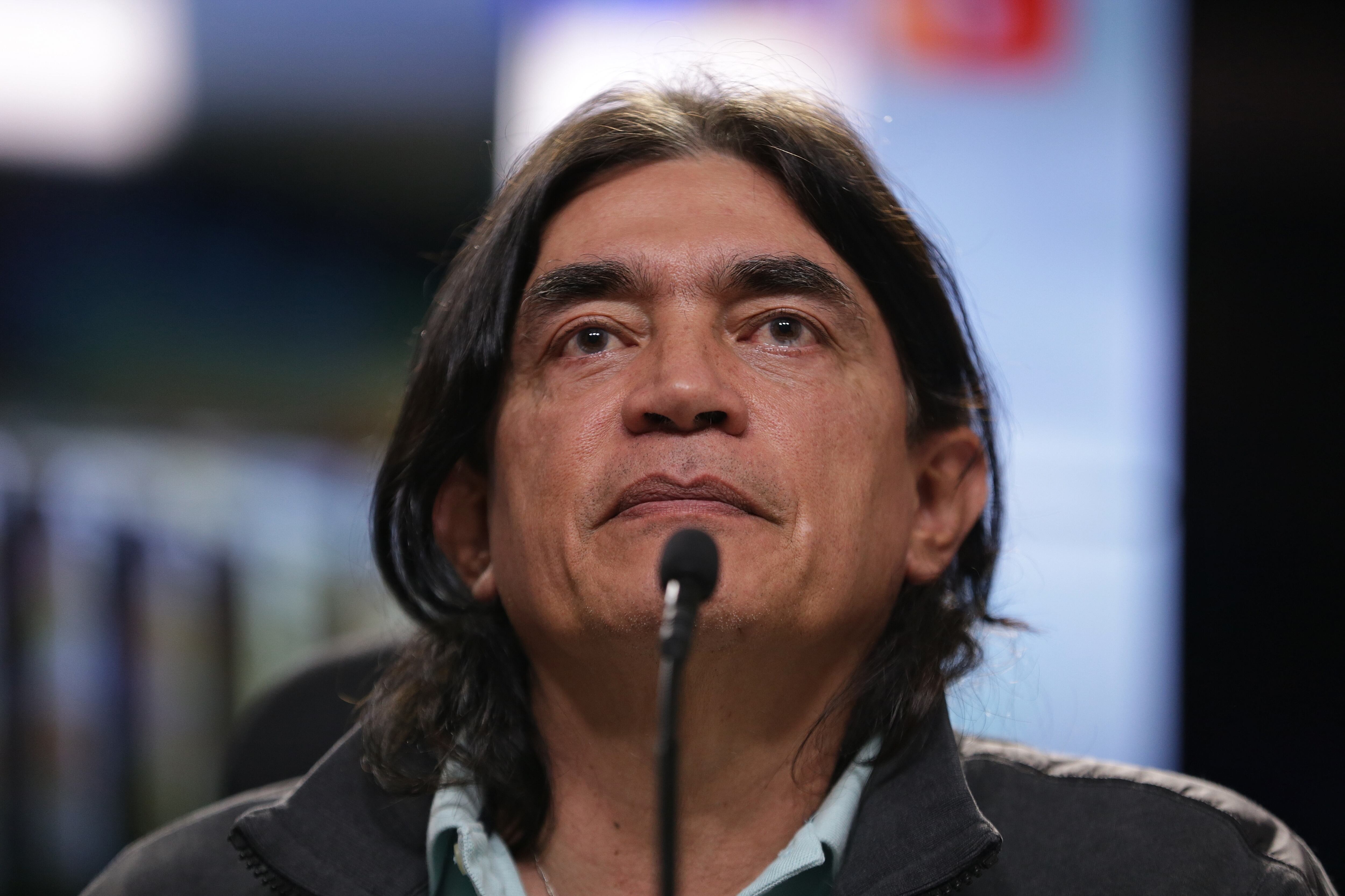 Gustavo Bolívar lanzó pullas contra candidatos tras salida de Iván Cepeda de la consulta de la izquierda: “Que se queden con su 1%”