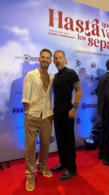 El artista Eze Wasser y su pareja Carlos Rojas