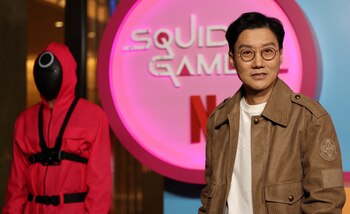 Hang Dong-Hyuk, creativo detrás de la serie, explicó que se ha inspirado en la polarización social para la trama de los próximos capítulos. (REUTERS/Mario Anzuoni)
