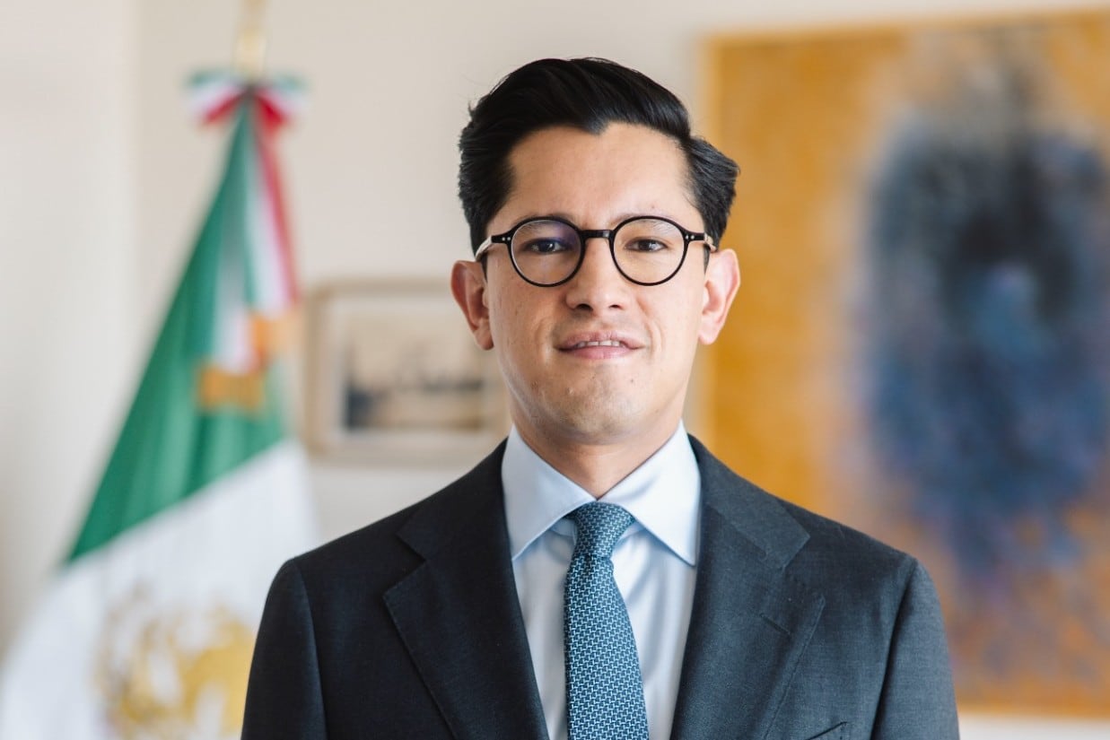 Roberto Velasco fue ratificado por el Senado como nuevo canciller.