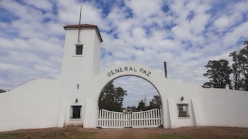 El ingreso al campo recuperado