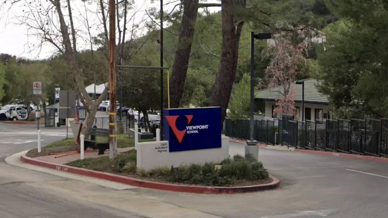 Vista exterior de la Viewpoint School en Calabasas, la institución privada donde se detectó el presunto caso de abuso infantil y la toma secreta de imágenes a alumnas