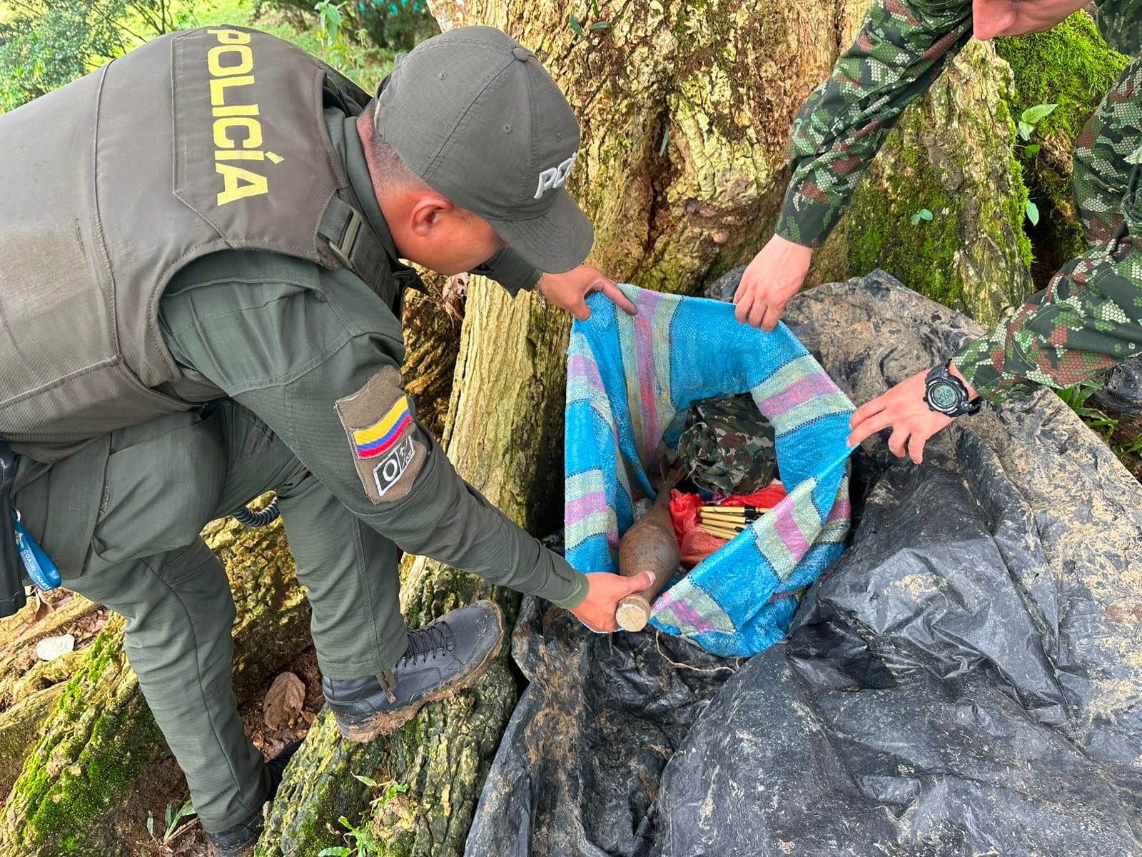 Incautación de material de guerra en Caquetá: decomisaron granadas, un mortero artesanal y Anfo en un corredor vial del sur del país