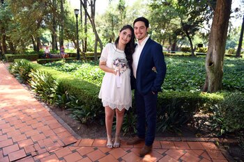 Denise y César, la pareja que se conoció en la iglesia evangélica a la que iban sus padres y hoy se casaron en el Rosedal de Palermo