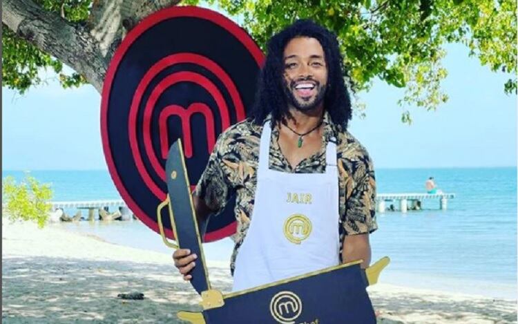 Jair Romero, actor colombiano en MasterChef Celebrity Colombia 2022. Foto: Instagram @jaoromero