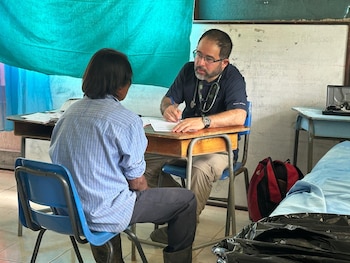 Algunos habitantes caminaron hasta seis
