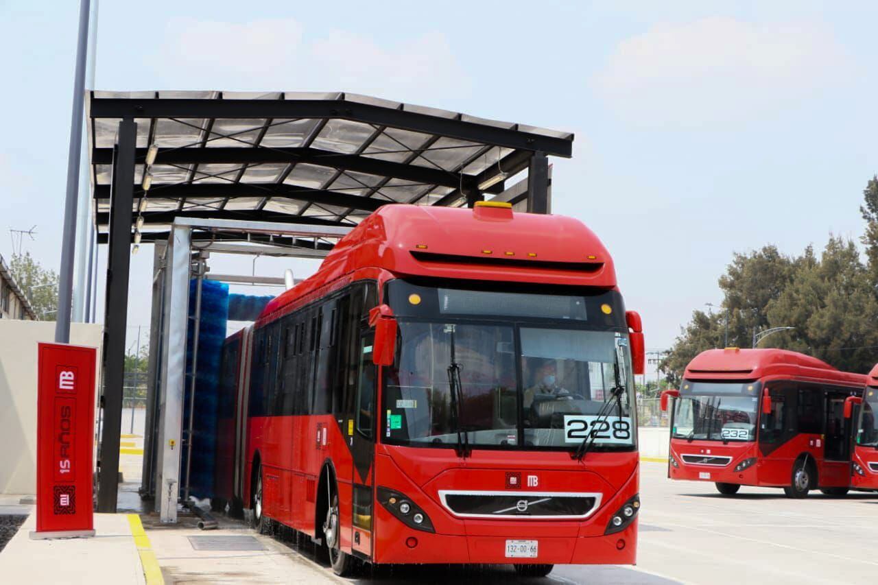 El servicio del Metrobús fue inaugurado en el 2005. (Twitter/@MetrobusCDMX)