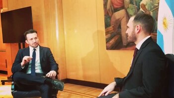 Alejandro Bercovich entrevistando al Ministro