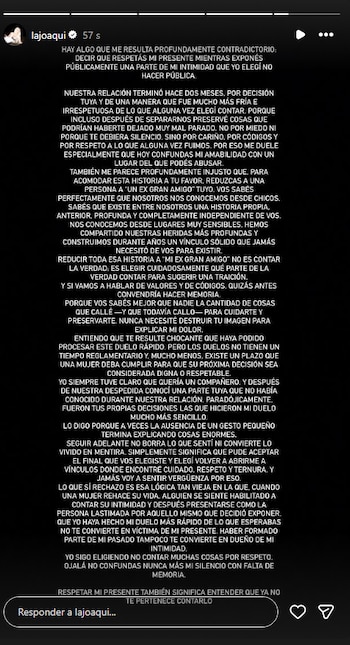 Captura de pantalla de una historia de Instagram de la cuenta lajoaqui con un texto extenso en letras blancas sobre fondo negro
