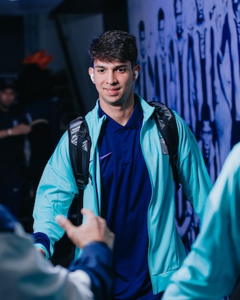 Jogadores da aliança Lima chegam