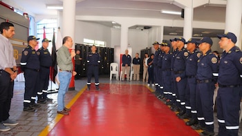 Con honores recibieron en Cali a los nueve bomberos que participaron en el rescate tras el terremoto en Venezuela