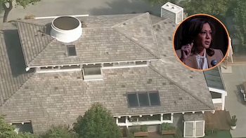 Vista aérea del tejado de una vivienda con una imagen superpuesta en un círculo de Kamala Harris hablando ante un micrófono