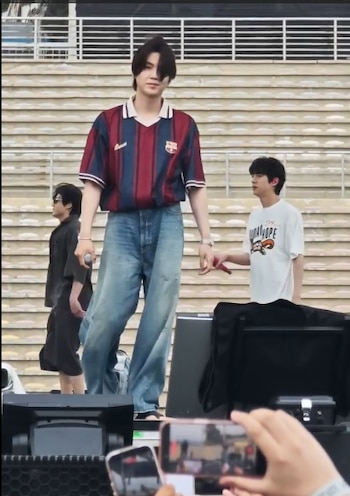 RM, Jin, SUGA, j-hope, Jimin, V y Jung Kook saludaron en español a los seguidores presentes durante el soundcheck.