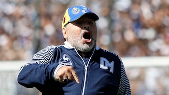 Maradona protagonizó un tenso cruce