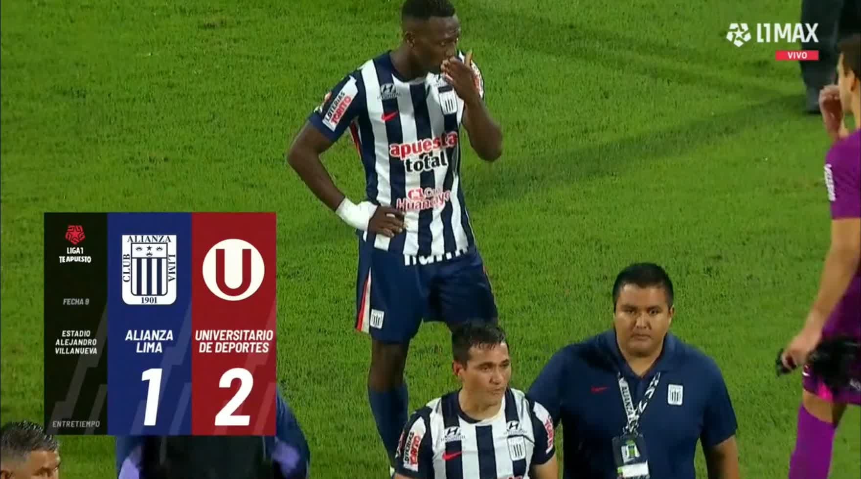 Un marcador de un gol a dos favorece a Universitario de Deportes frente a Alianza Lima en el Estadio Alejandro Villanueva.