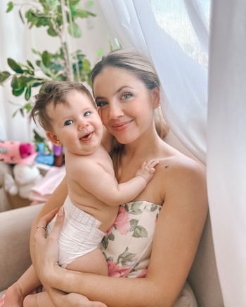 El emotivo posteo de Stephanie Demner a su hija, Ariana, por sus cuatro año