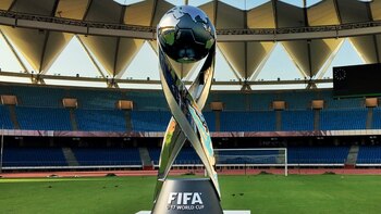 La FIFA suspendió a India
