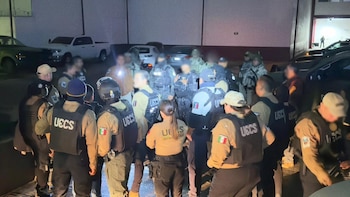 Parte de los agentes que participaron en la captura de "El Kenny". Crédito: FGEO