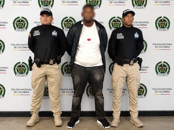 El individuo, identificado como Belfor Wendel Romeo, es requerido por las autoridades judiciales de los Países Bajos por tráfico ilícito de estupefacientes, lavado de activos y concierto para delinquir - crédito Policía Nacional/Dijín