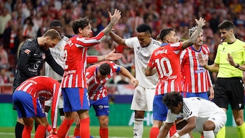 Los remates de cabeza en el mundo del fútbol, un problema a largo plazo: “Los futbolistas tienen hasta cinco veces más probabilidad de padecer alzhéimer”