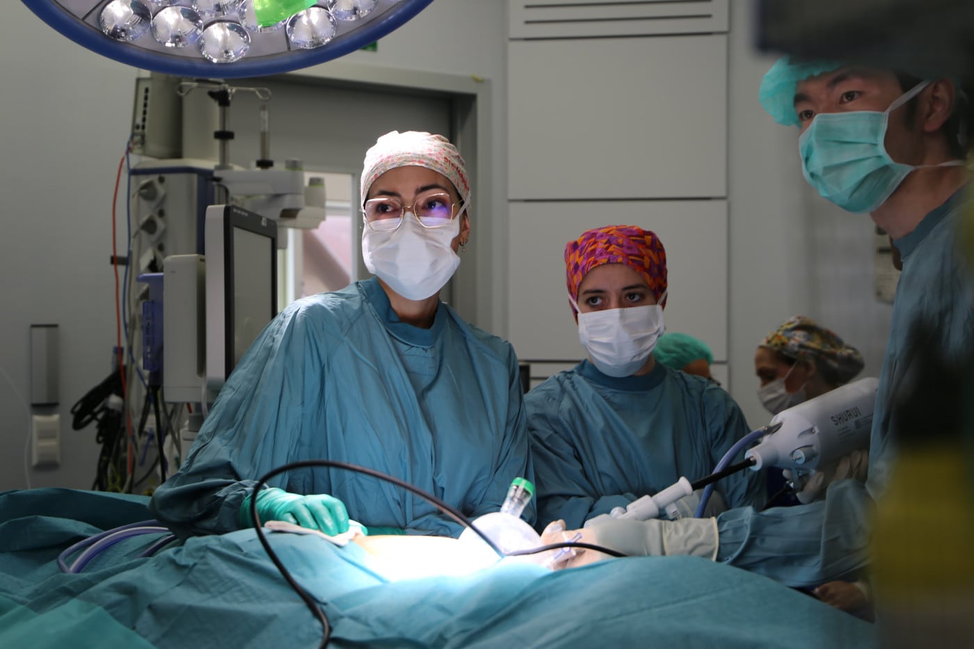 Vall d’Hebron realiza la primera cirugía pediátrica de Europa con un robot que opera a través de una sola incisión. (Vall d