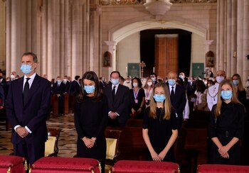 misa en homenaje a victimas de covid en españa reyes españoles