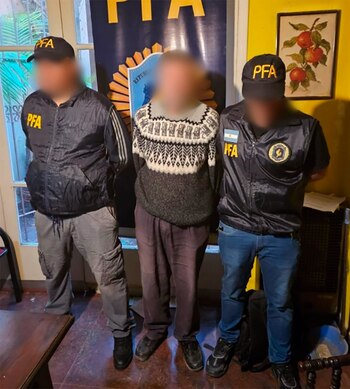 Dos detenidos por amenazar al embajador de Estados Unidos y su familia