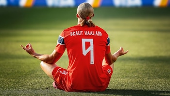 La selección de Noruega usa una tipografía única en su camiseta para el Mundial 2026