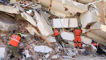 Rescatistas panameños concluyen operaciones en Venezuela luego de inspeccionar 170 estructuras