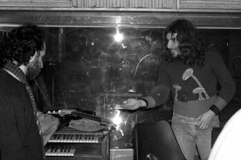 Pappo charla con Carlos Cutaia