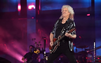 Brian May recordó que tocar en el techo del Palacio de Buckingham en el Jubileo de Oro de Isabel II fue el momento más impactante de su carrera (REUTERS/Mario Anzuoni)
