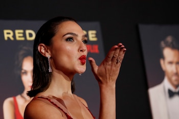 Gadot cuestiona los estándares de