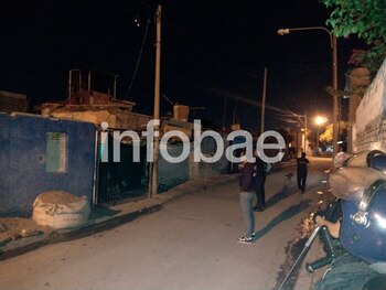 Efectivos policiales en el barrio