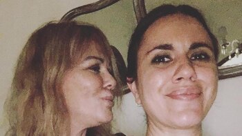 Ornella Pugliese (derecha) junto a