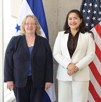 La continuidad de los encuentros diplomáticos Honduras-Estados Unidos refuerza la estrategia conjunta para atender temas de migración, seguridad y desarrollo económico. (Foto: Embajada EEUU en Honduras)