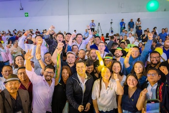 Raíces acreditó ante el Tribunal Supremo Electoral el número de afiliados y la estructura partidaria requeridos por la Ley Electoral y de Partidos Políticos.