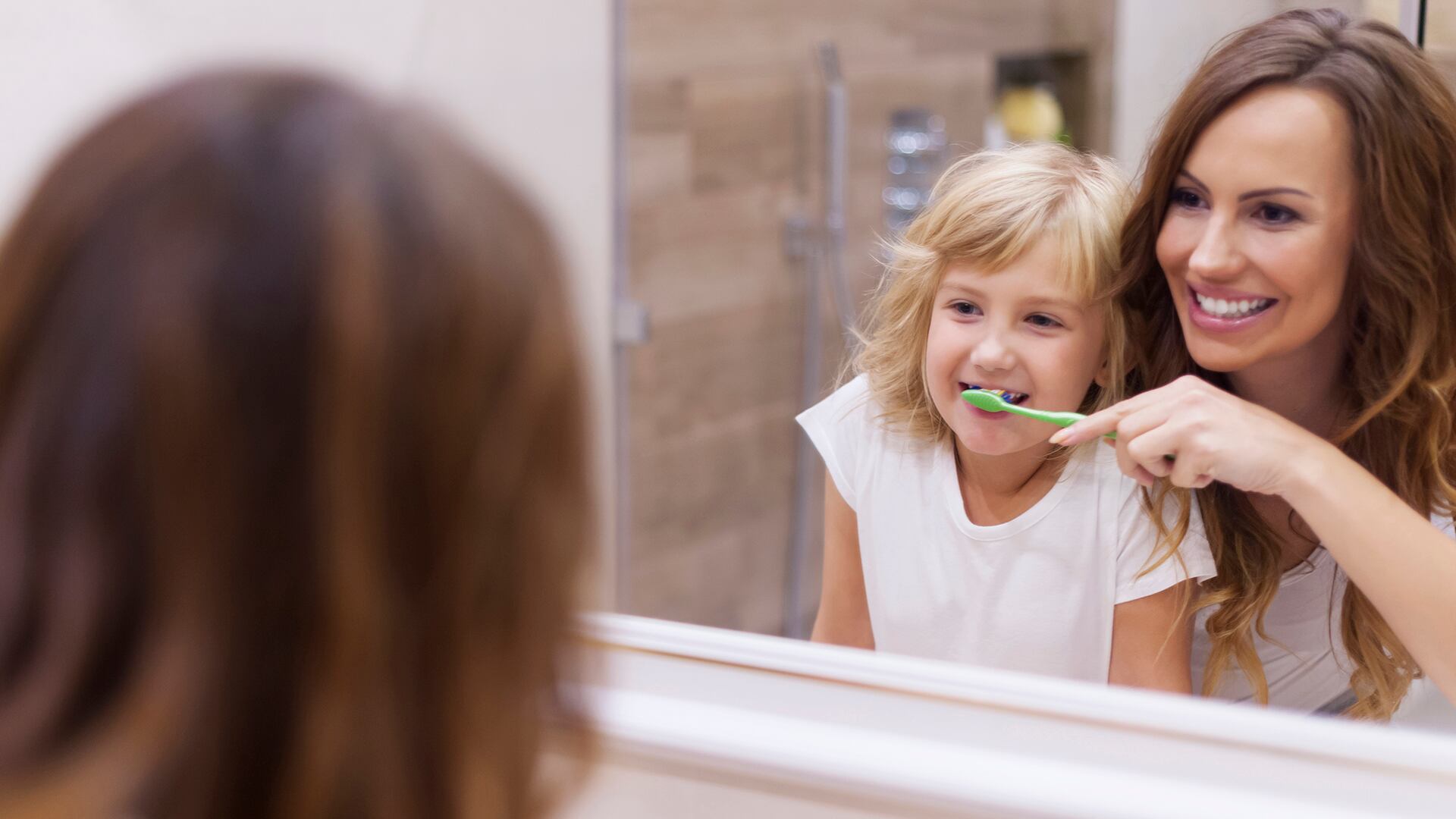 El innovador producto utiliza queratina obtenida de residuos biológicos como el cabello, ofreciendo una alternativa ecológica en odontología (Freepik)