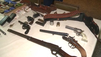 Algunas de las escopetas y