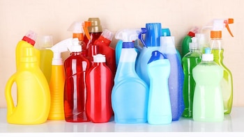 Peligro en casa: Los productos de limpieza están haciendo daño a los niños