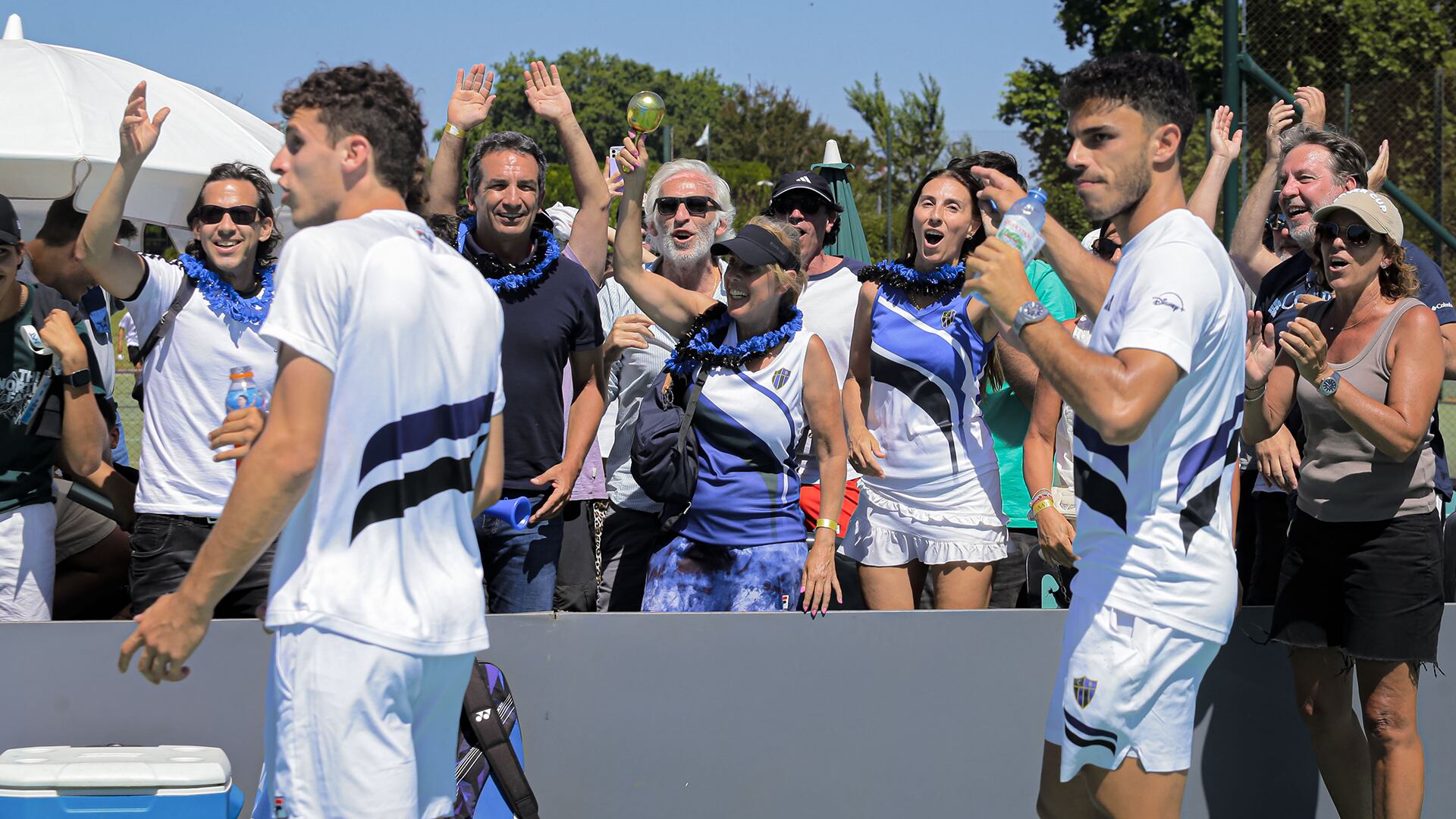 Francisco y Juan Manuel Cerúndolo durante la celebración del título en las Finales 2024 (Crédito: Prensa AAT)