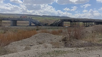Ola de ataques contra la infraestructura estratégica en Irán: bombardearon puentes y ferrocarriles