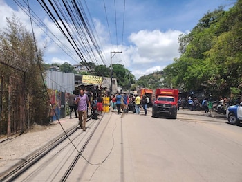 Equipos de rescate trabajaron durante horas en la zona afectada. (FOTO: La Tribuna)