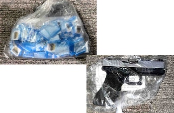 Una bolsa transparente llena de