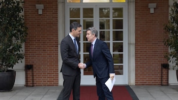 Sánchez pide una reunión a